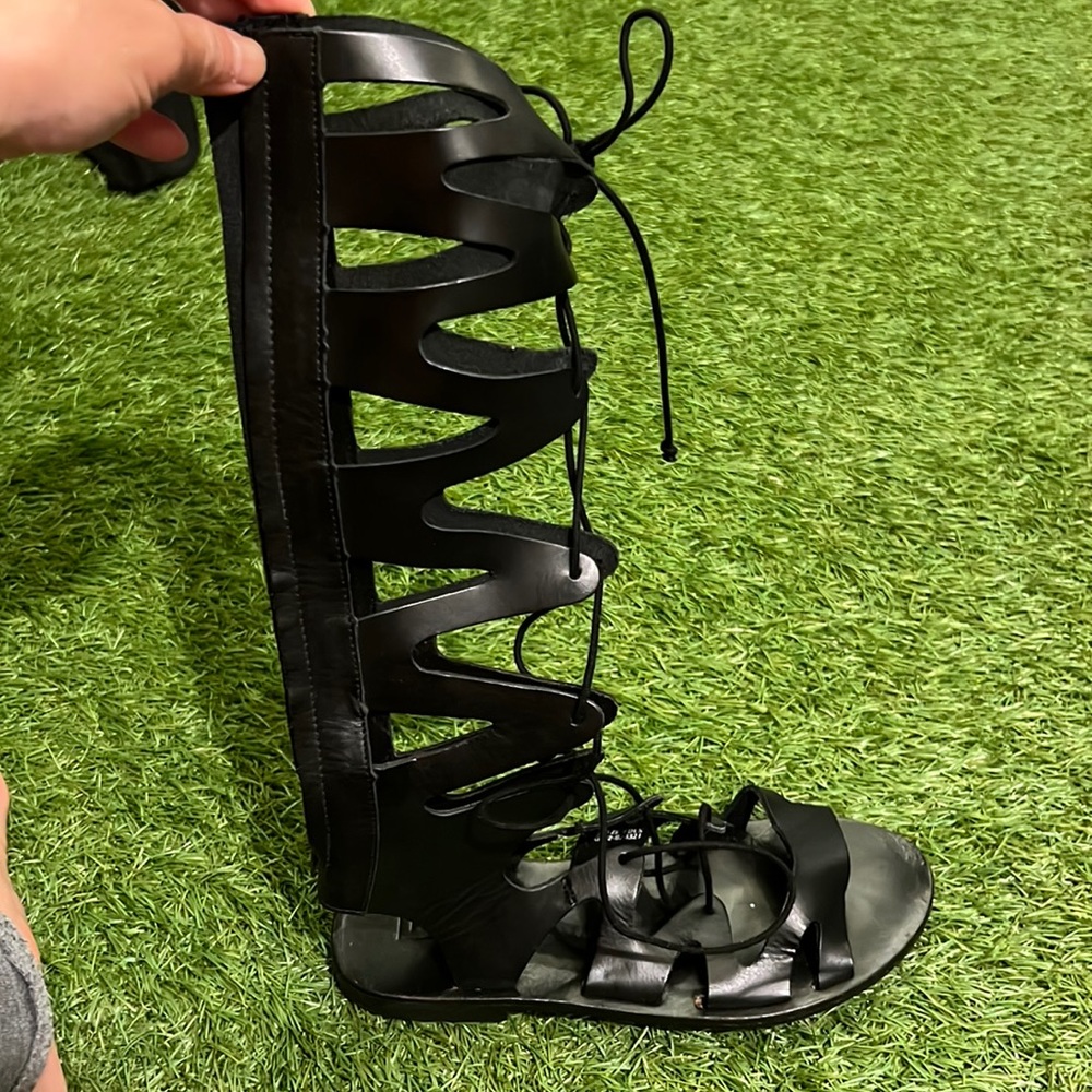 Black tie sandals